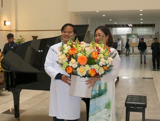 "Bác sĩ, bệnh nhân và viola" - ảnh 2