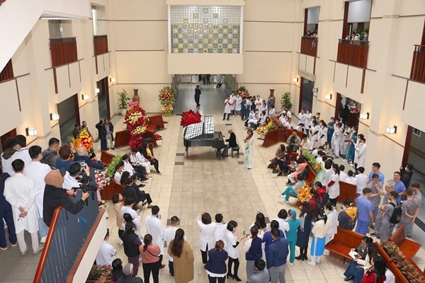 "Bác sĩ, bệnh nhân và viola" - ảnh 4