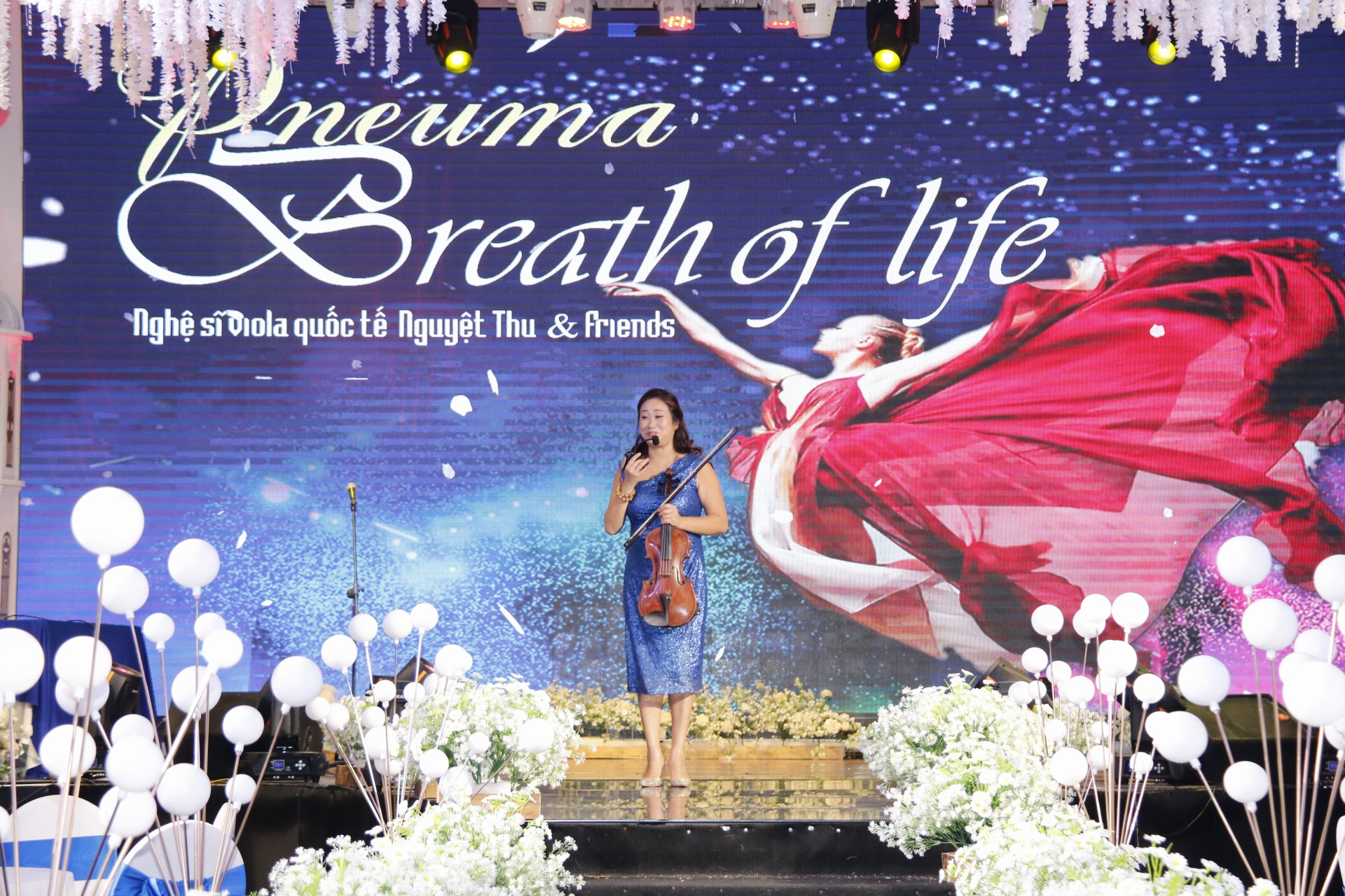 Người nghệ sĩ “dùng âm nhạc xúc tiến thương mại"