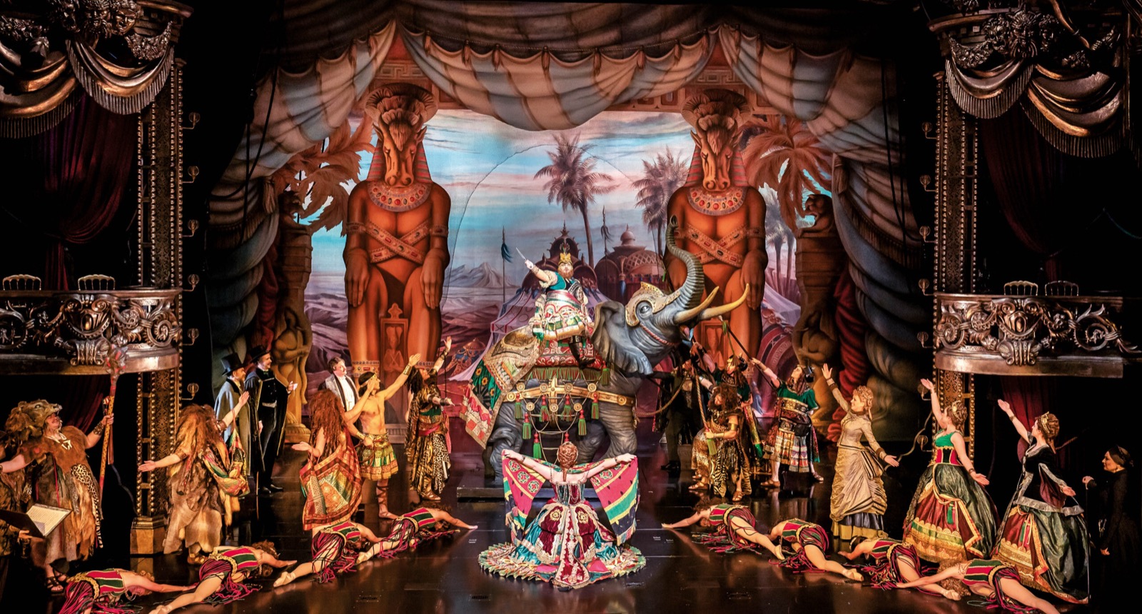 Thưởng trọn các tác phẩm kinh điển với top 3 vé nhạc kịch hấp dẫn