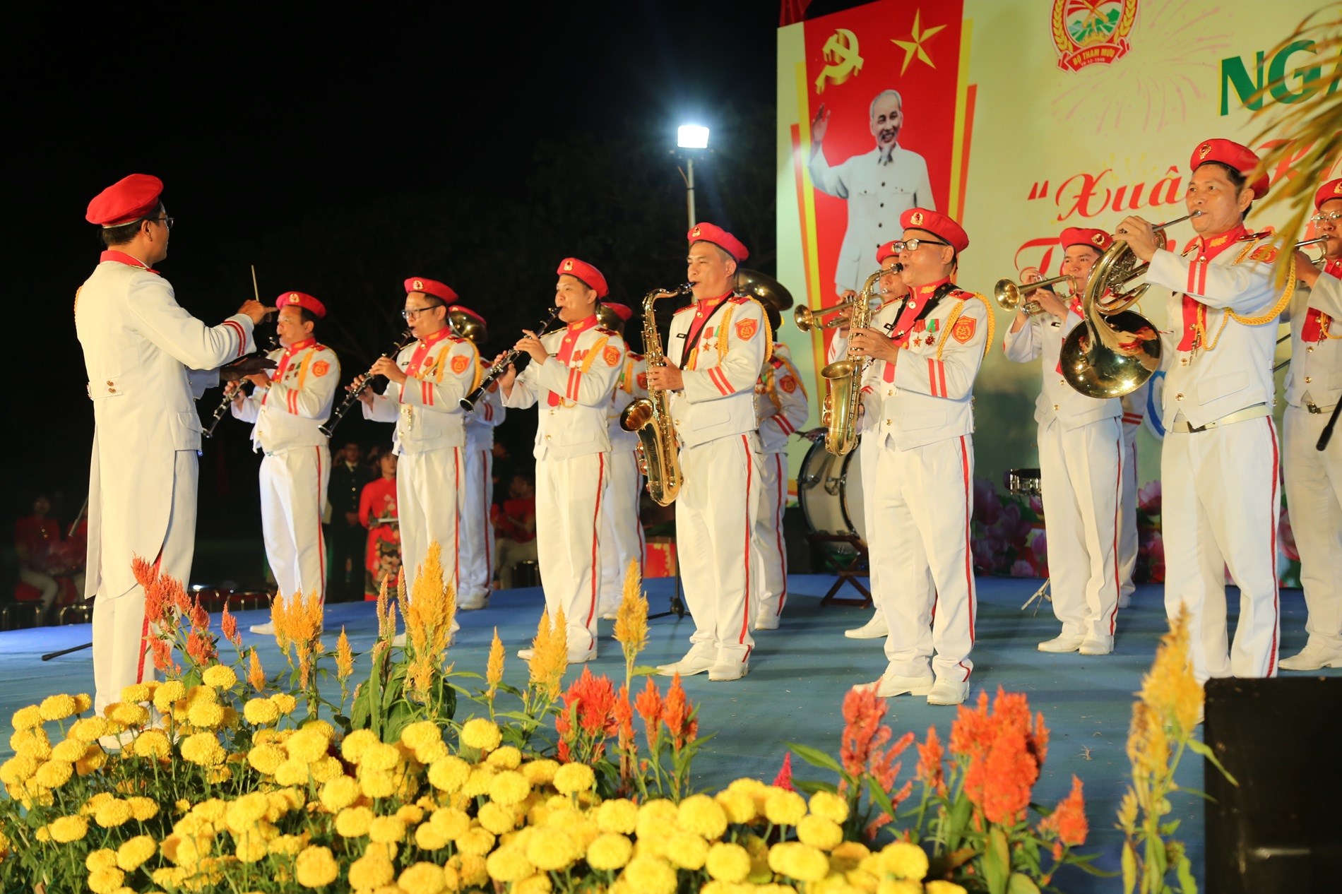 Quân khu 5: Xuân đoàn kết, Tết thắm tình quân dân