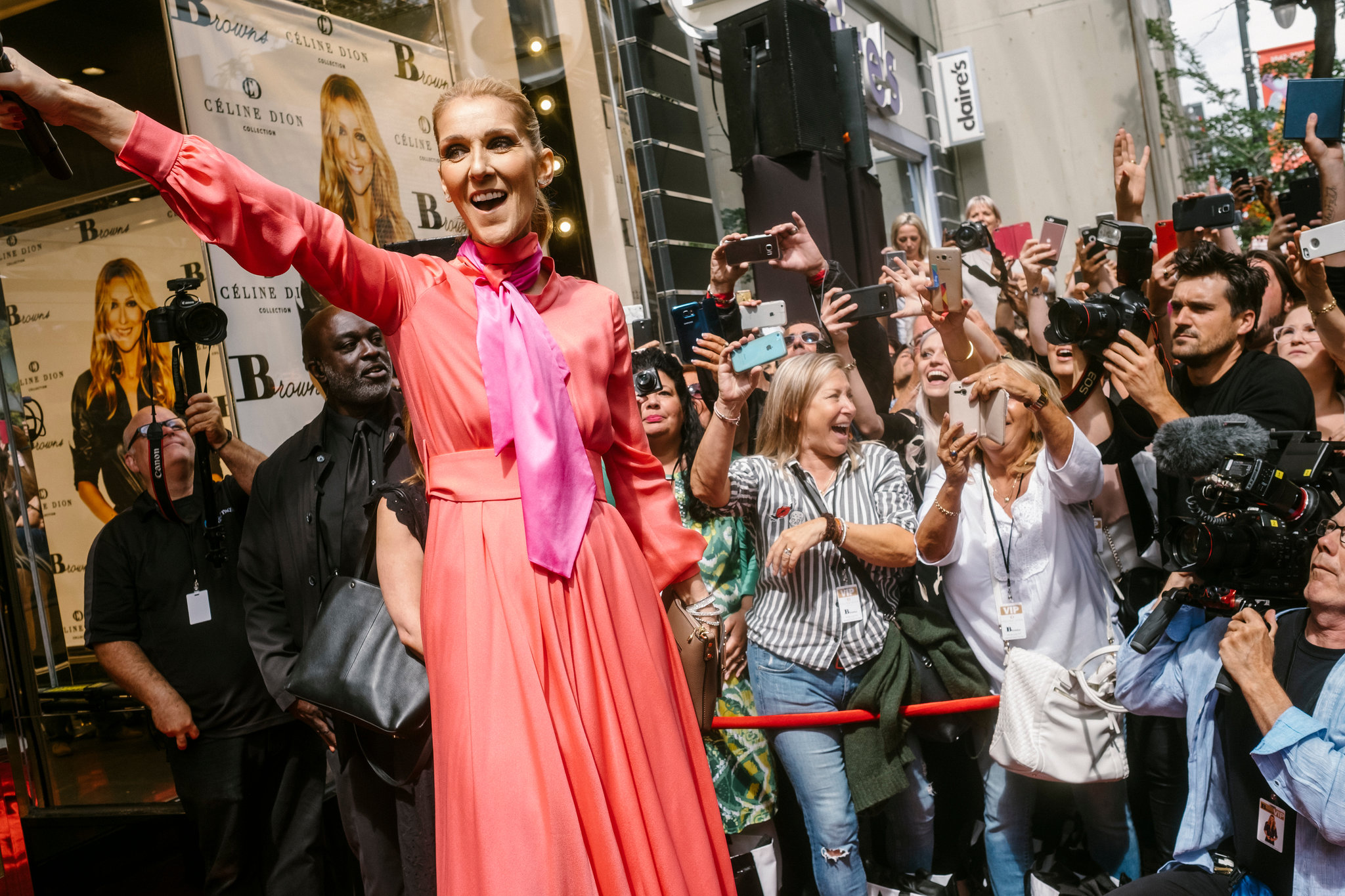 Celine Dion Loves You. And You. And You. - The New York Times